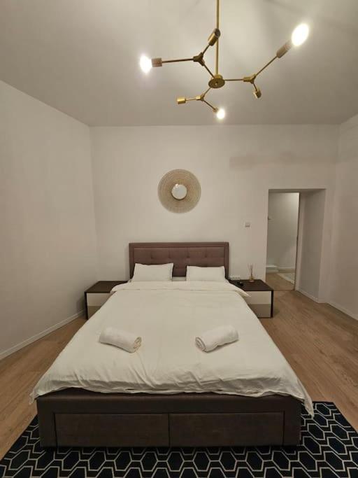 Heart Of City Center 4Br 2Bath 10 Pers Bukurešť Exteriér fotografie